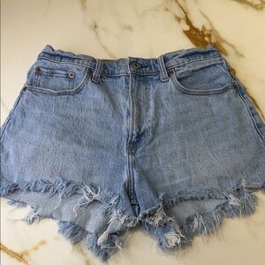 Abercrombie & Fitch The mom short high rise